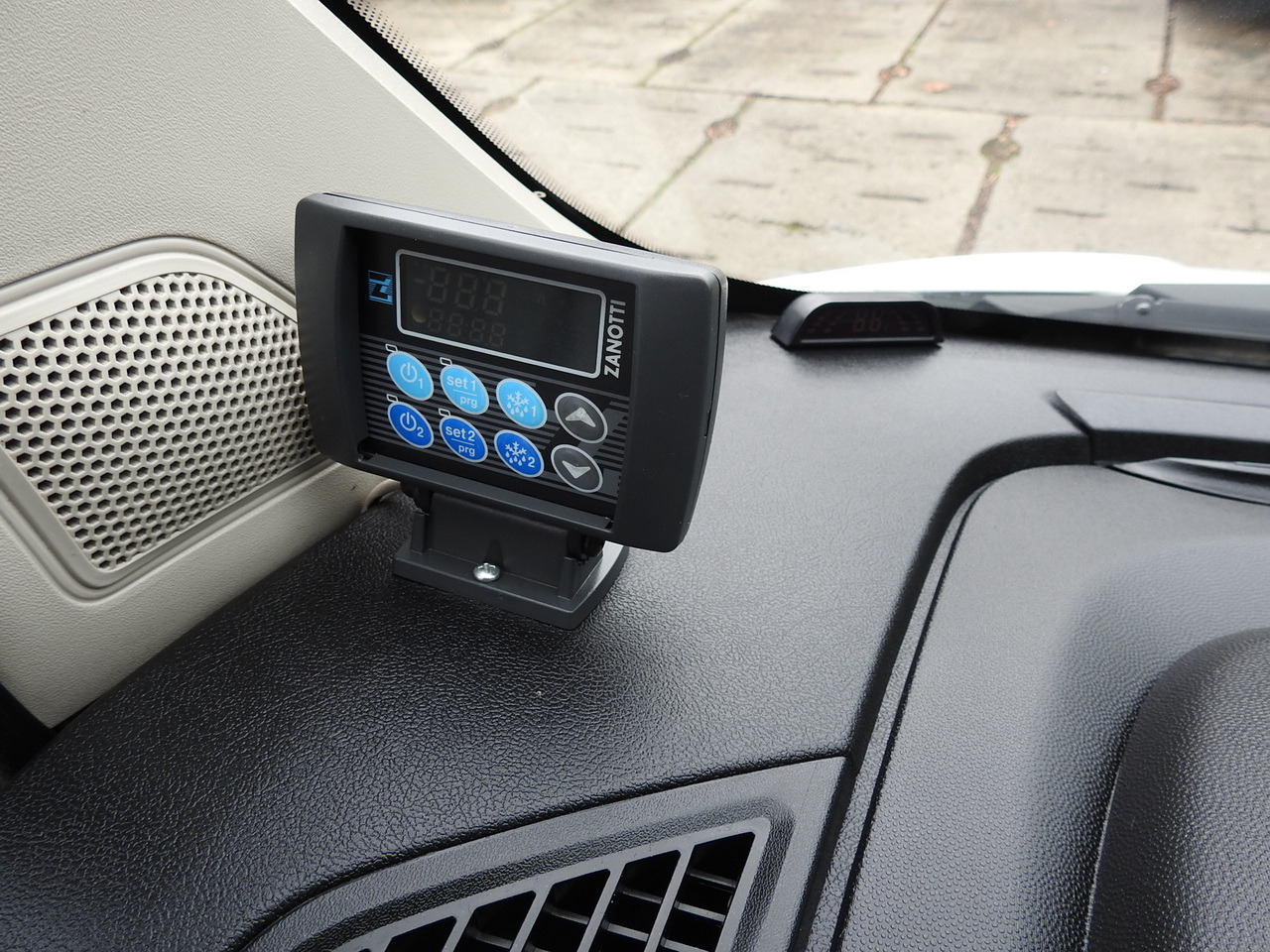 PEUGEOT BOXER REFRIGERATOR VAN -5*C TWO COMPARTMENTS CRUISE CONTROL AIR CONDITIONING  120HP в лизинг PEUGEOT BOXER REFRIGERATOR VAN -5*C TWO COMPARTMENTS CRUISE CONTROL AIR CONDITIONING  120HP: фото 32