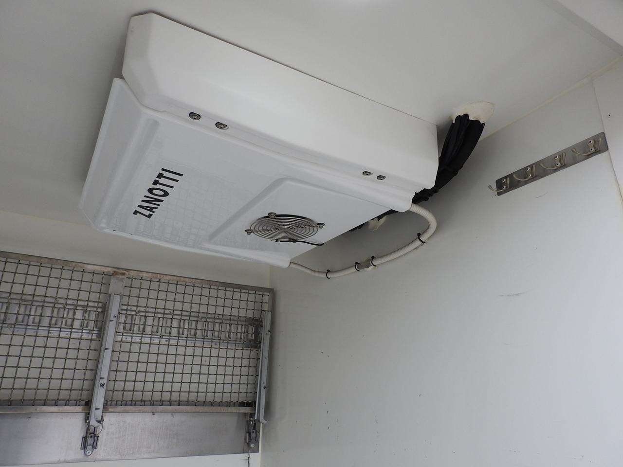 PEUGEOT BOXER REFRIGERATOR VAN -5*C TWO COMPARTMENTS CRUISE CONTROL AIR CONDITIONING  120HP в лизинг PEUGEOT BOXER REFRIGERATOR VAN -5*C TWO COMPARTMENTS CRUISE CONTROL AIR CONDITIONING  120HP: фото 22