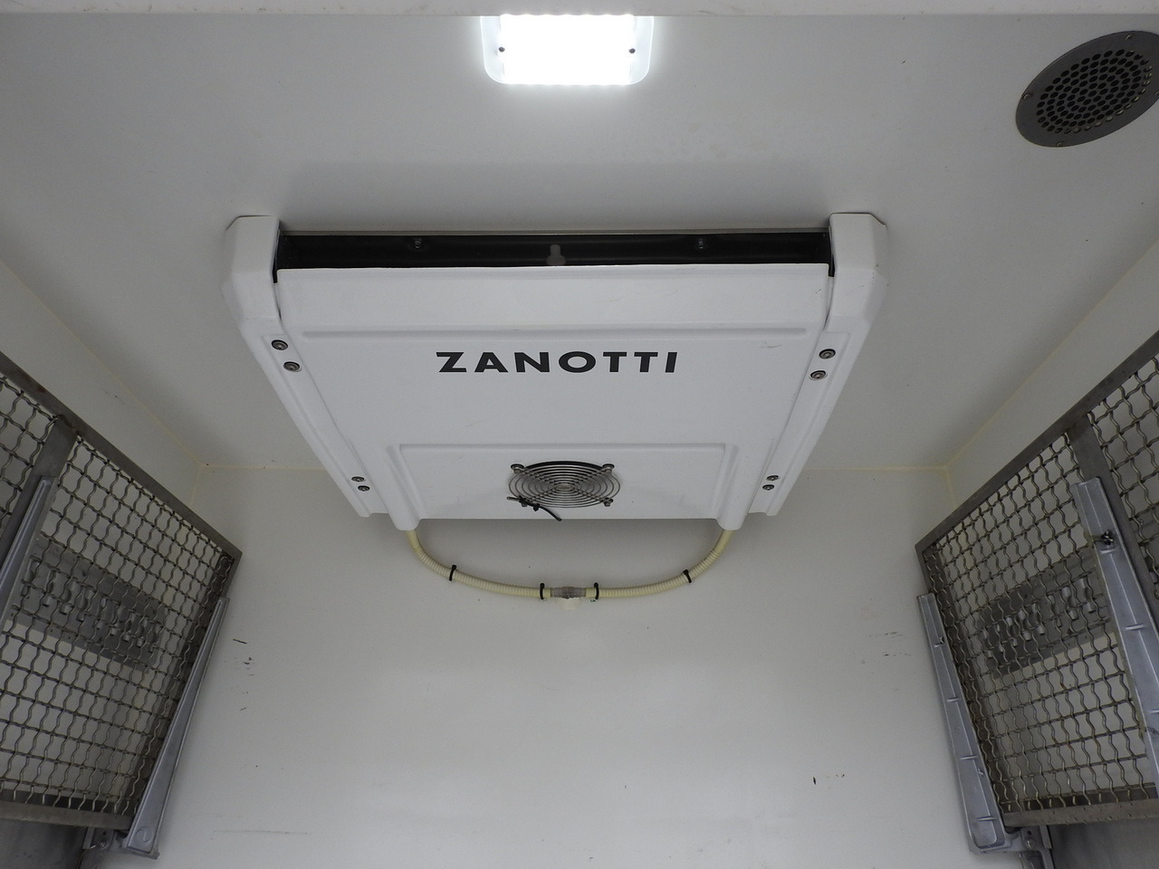 PEUGEOT BOXER REFRIGERATOR VAN -5*C TWO COMPARTMENTS CRUISE CONTROL AIR CONDITIONING  120HP в лизинг PEUGEOT BOXER REFRIGERATOR VAN -5*C TWO COMPARTMENTS CRUISE CONTROL AIR CONDITIONING  120HP: фото 28