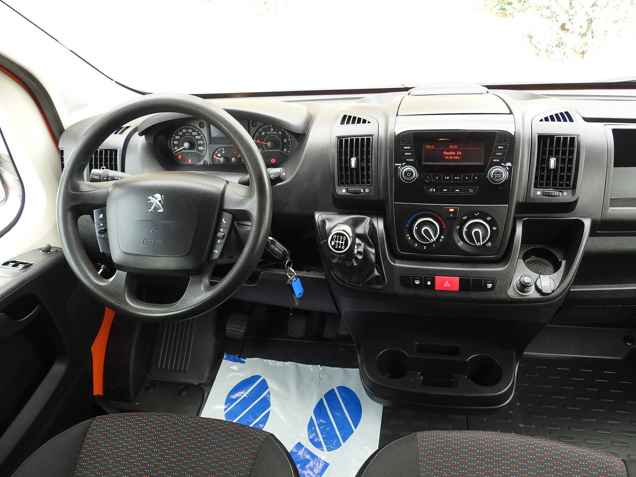 Грузопассажирский фургон PEUGEOT BOXER STAKE BODY TARPAULIN DOUBLE CABIN DOKA 7 SEATS AIR CONDITIONING PNEUMATICS 140HP: фото 27 Грузопассажирский фургон PEUGEOT BOXER STAKE BODY TARPAULIN DOUBLE CABIN DOKA 7 SEATS AIR CONDITIONING PNEUMATICS 140HP: фото 27