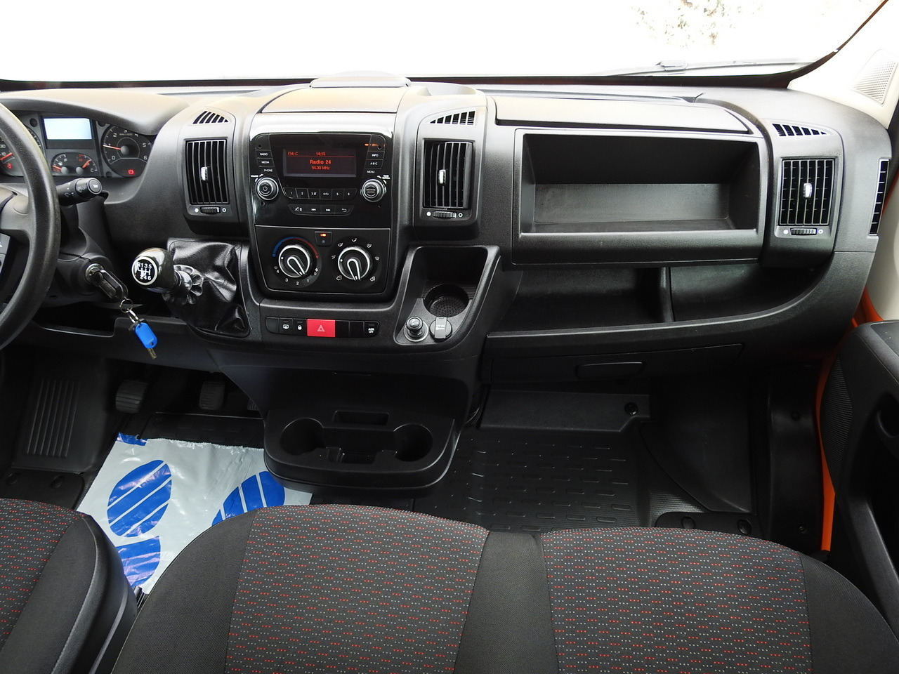 Грузопассажирский фургон PEUGEOT BOXER STAKE BODY TARPAULIN DOUBLE CABIN DOKA 7 SEATS AIR CONDITIONING PNEUMATICS 140HP: фото 30 Грузопассажирский фургон PEUGEOT BOXER STAKE BODY TARPAULIN DOUBLE CABIN DOKA 7 SEATS AIR CONDITIONING PNEUMATICS 140HP: фото 30