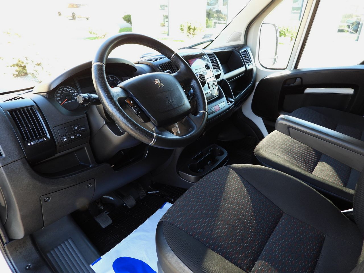 PEUGEOT BOXER TARPAULIN 10 PALLETS WEBASTO LED LIGHTS PNEUMATICS AIR CONDITIONING 165HP - Тентованный фургон: фото 2 PEUGEOT BOXER TARPAULIN 10 PALLETS WEBASTO LED LIGHTS PNEUMATICS AIR CONDITIONING 165HP - Тентованный фургон: фото 2