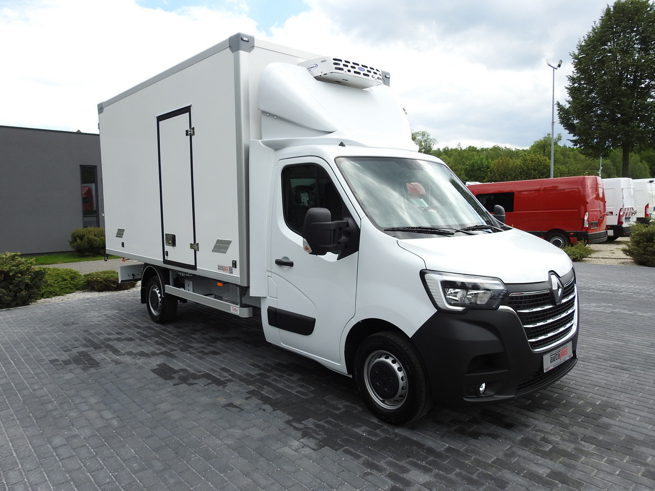 RENAULT MASTER NEW REGRIGERATOR BOX -10*C 8 PALLETS CRUISE CONTROL AIR CONDITIONING LED LIGHTS GUARANTEE 165HP - Фургон-рефрижератор: фото 4 RENAULT MASTER NEW REGRIGERATOR BOX -10*C 8 PALLETS CRUISE CONTROL AIR CONDITIONING LED LIGHTS GUARANTEE 165HP - Фургон-рефрижератор: фото 4