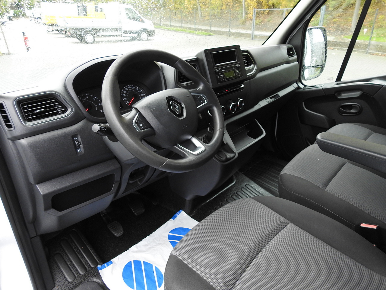 RENAULT MASTER STAKE BODY CRUISE CONTROL AIR CONDITIONING LED LIGHTS TWIN WHEELS 130HP - Малотоннажный бортовой грузовик: фото 2 RENAULT MASTER STAKE BODY CRUISE CONTROL AIR CONDITIONING LED LIGHTS TWIN WHEELS 130HP - Малотоннажный бортовой грузовик: фото 2