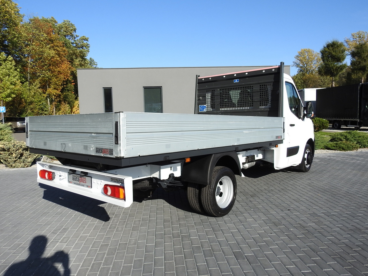 RENAULT MASTER STAKE BODY CRUISE CONTROL AIR CONDITIONING LED LIGHTS TWIN WHEELS 130HP - Малотоннажный бортовой грузовик: фото 3 RENAULT MASTER STAKE BODY CRUISE CONTROL AIR CONDITIONING LED LIGHTS TWIN WHEELS 130HP - Малотоннажный бортовой грузовик: фото 3
