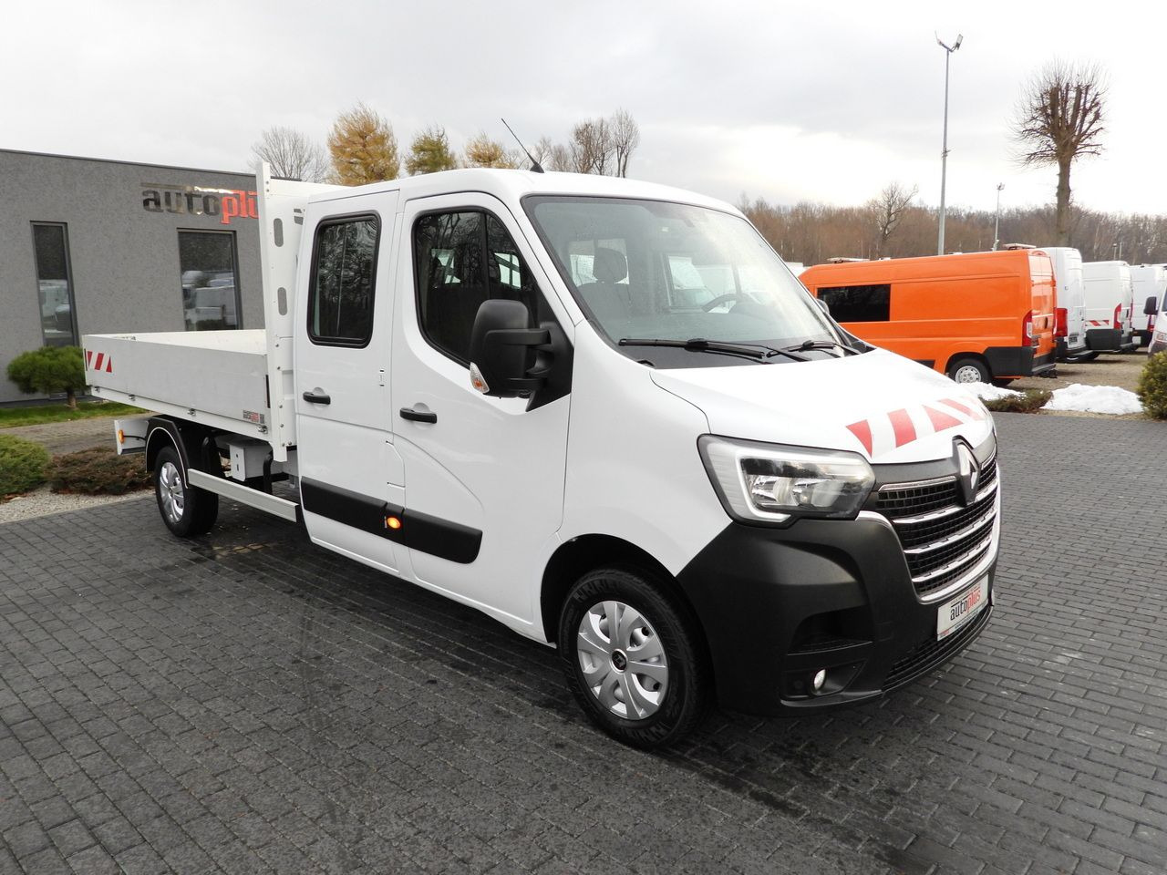 RENAULT MASTER STAKE BODY DOUBLE CABIN DOKA 6 SEATS CRUISE CONTROL NAVIGATION LED LIGHTS AIR CONDITIONING 150HP - Грузопассажирский фургон: фото 4 RENAULT MASTER STAKE BODY DOUBLE CABIN DOKA 6 SEATS CRUISE CONTROL NAVIGATION LED LIGHTS AIR CONDITIONING 150HP - Грузопассажирский фургон: фото 4