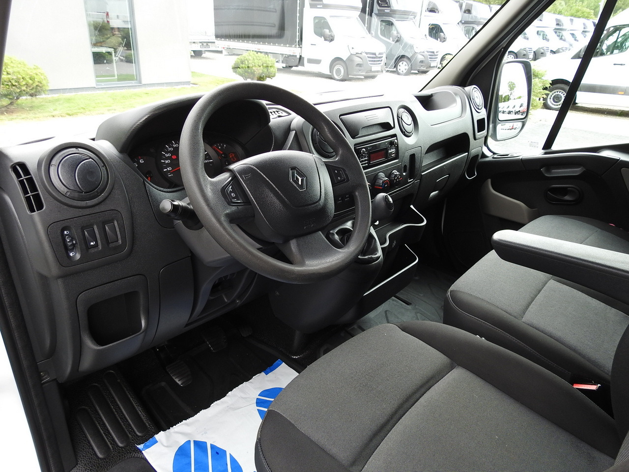 RENAULT MASTER TARPAULIN 10 PALLETS WEBASTO CRUISE CONTROL AIR CONDITIONING 170HP - Тентованный фургон: фото 2 RENAULT MASTER TARPAULIN 10 PALLETS WEBASTO CRUISE CONTROL AIR CONDITIONING 170HP - Тентованный фургон: фото 2