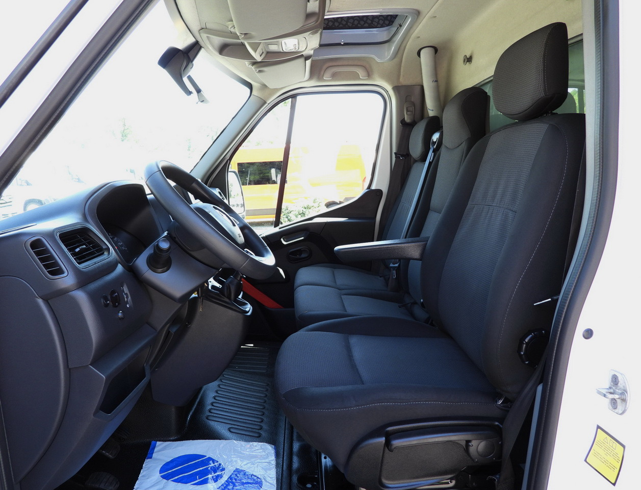Тентованный фургон RENAULT MASTER  TARPAULIN 10 PALLETS WEBASTO CRUISE CONTROL LED LIGHTS PNEUMATICS AIR CONDITIONING  165HP: фото 28