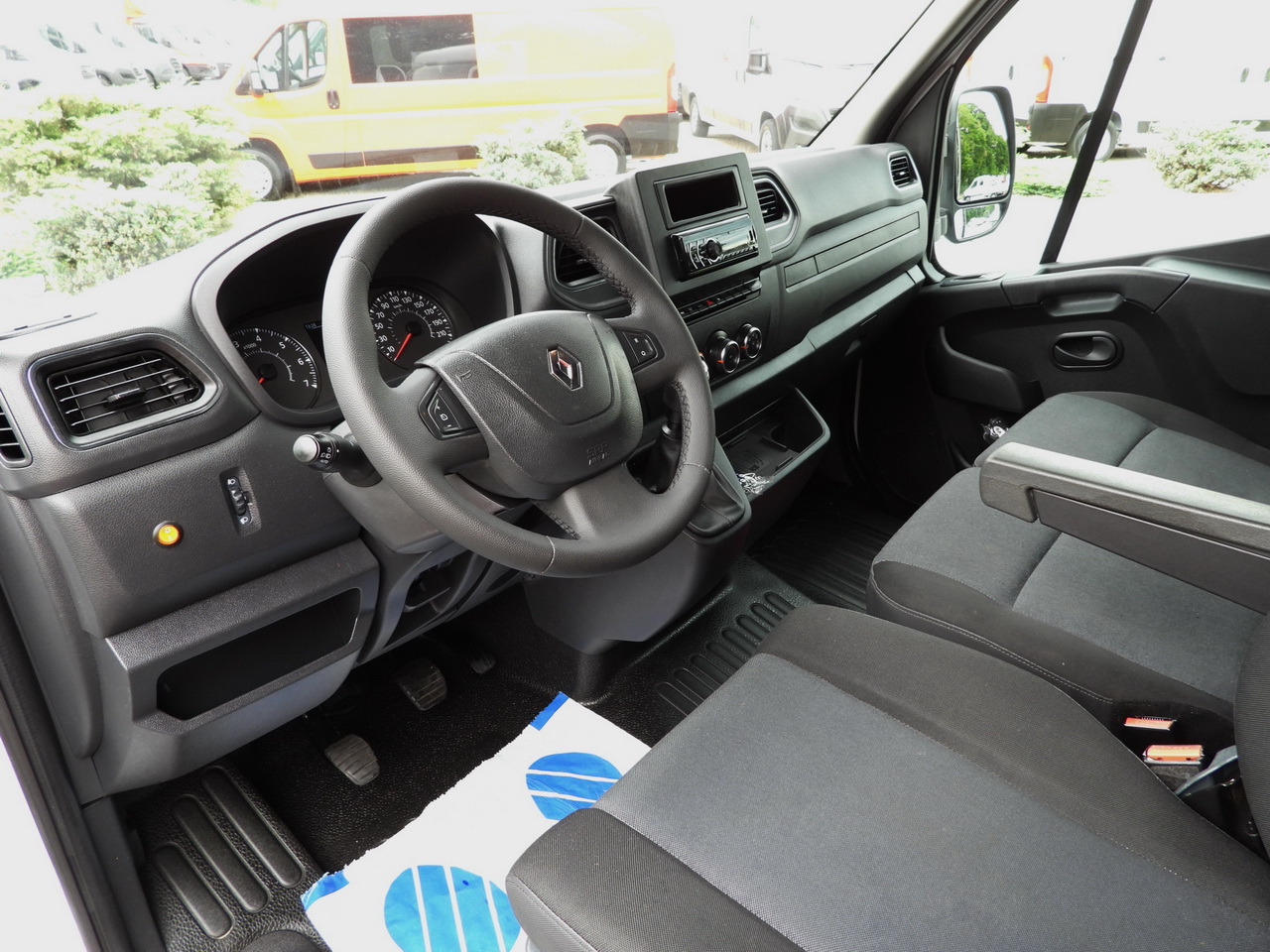 RENAULT MASTER TARPAULIN LIFT 10 PALLETS WEBASTO CRUISE CONTROL LED LIGHTS PNEUMATICS AIR CONDITIONING 165HP - Тентованный фургон: фото 2 RENAULT MASTER TARPAULIN LIFT 10 PALLETS WEBASTO CRUISE CONTROL LED LIGHTS PNEUMATICS AIR CONDITIONING 165HP - Тентованный фургон: фото 2