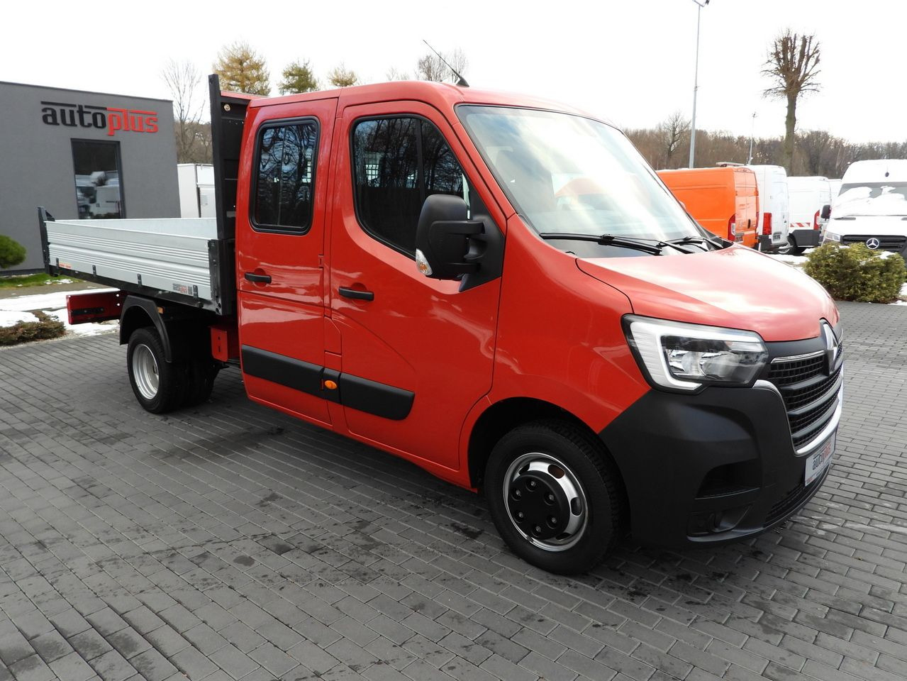 RENAULT MASTER TIPPER DOUBLE CABIN DOKA 6 SEATS CRUISE CONTROL LED LIGHTS TWIN WHEELS AIR CONDITIONING 145HP - Малотоннажный самосвал: фото 4 RENAULT MASTER TIPPER DOUBLE CABIN DOKA 6 SEATS CRUISE CONTROL LED LIGHTS TWIN WHEELS AIR CONDITIONING 145HP - Малотоннажный самосвал: фото 4