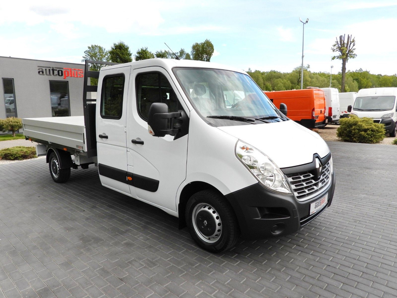 Renault MASTER PRITSCHE DOPPELKABINE DOKA 7 SITZE - Малотоннажный бортовой грузовик, Грузопассажирский фургон: фото 4 Renault MASTER PRITSCHE DOPPELKABINE DOKA 7 SITZE - Малотоннажный бортовой грузовик, Грузопассажирский фургон: фото 4