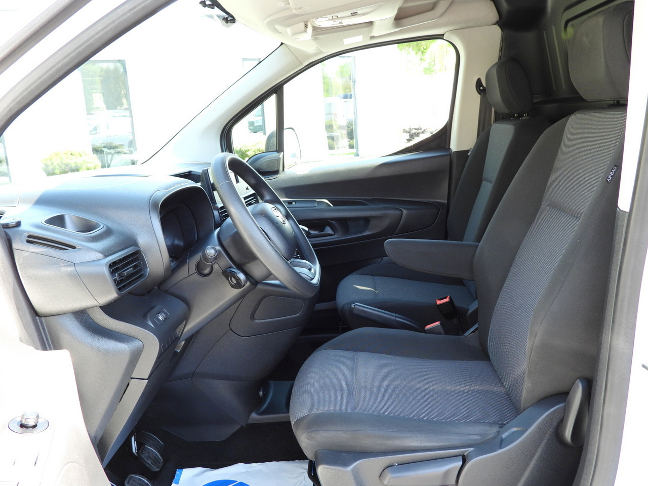 Фургон-рефрижератор TOYOTA PROACE CITY  REFRIGERATOR VAN -15*C POWER SUPPLY 230V CRUISE CONTROL AIR CONDITIONING  100HP: фото 26