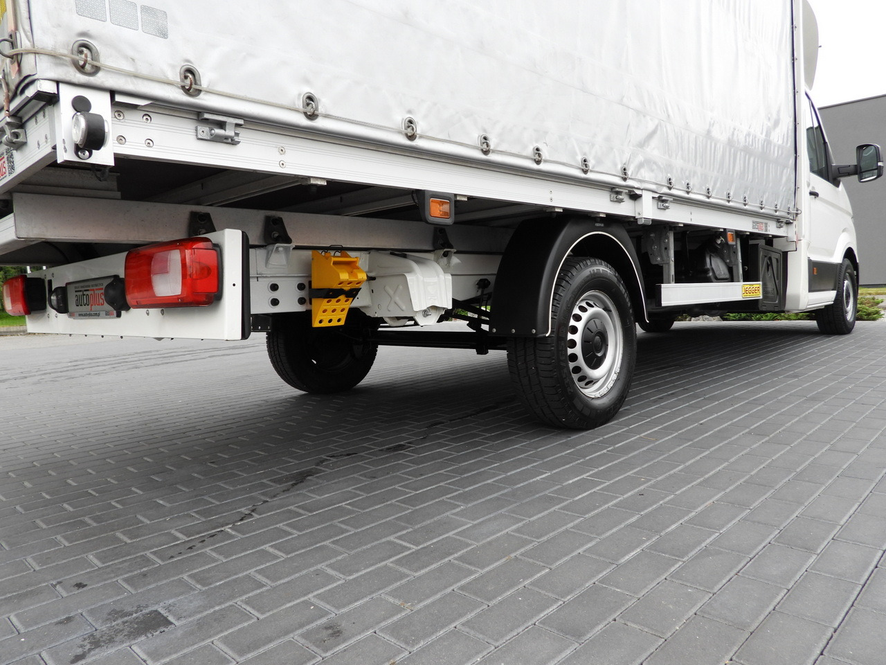 Тентованный фургон VOLKSWAGEN CRAFTER TARPAULIN 8 PALLETS WEBASTO CRUISE CONTROL LED LIGHTS AIR CONDITIONING 180HP: фото 16 Тентованный фургон VOLKSWAGEN CRAFTER TARPAULIN 8 PALLETS WEBASTO CRUISE CONTROL LED LIGHTS AIR CONDITIONING 180HP: фото 16