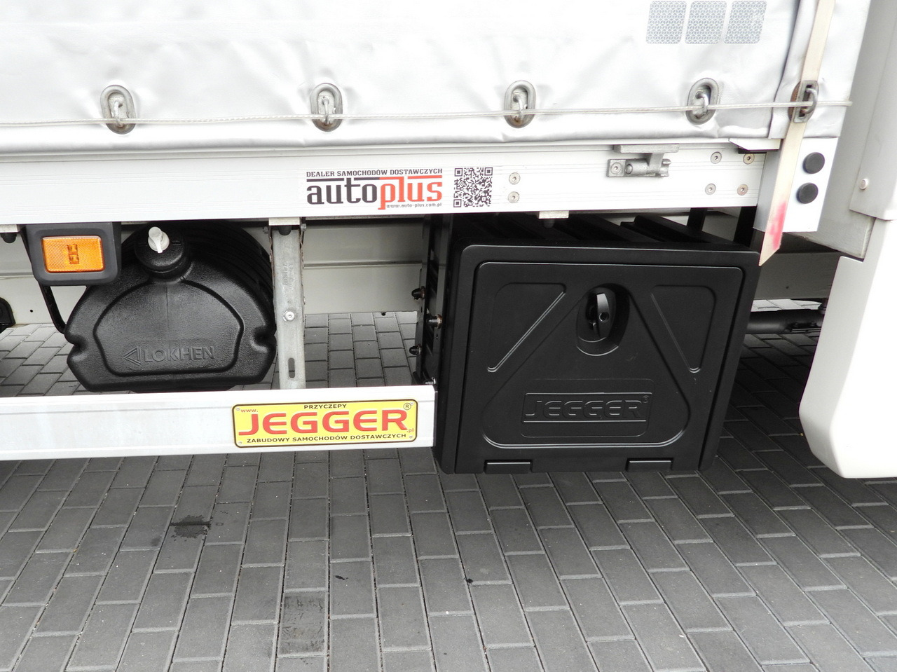 Тентованный фургон VOLKSWAGEN CRAFTER TARPAULIN 8 PALLETS WEBASTO CRUISE CONTROL LED LIGHTS AIR CONDITIONING 180HP: фото 22 Тентованный фургон VOLKSWAGEN CRAFTER TARPAULIN 8 PALLETS WEBASTO CRUISE CONTROL LED LIGHTS AIR CONDITIONING 180HP: фото 22