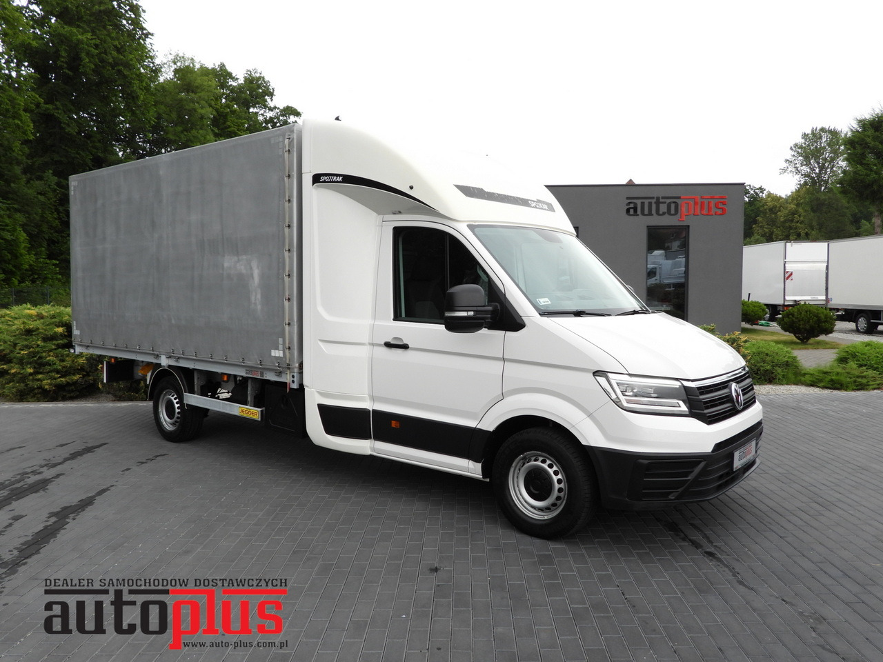 VOLKSWAGEN CRAFTER TARPAULIN 8 PALLETS WEBASTO CRUISE CONTROL LED LIGHTS AIR CONDITIONING 180HP - Тентованный фургон: фото 1 VOLKSWAGEN CRAFTER TARPAULIN 8 PALLETS WEBASTO CRUISE CONTROL LED LIGHTS AIR CONDITIONING 180HP - Тентованный фургон: фото 1