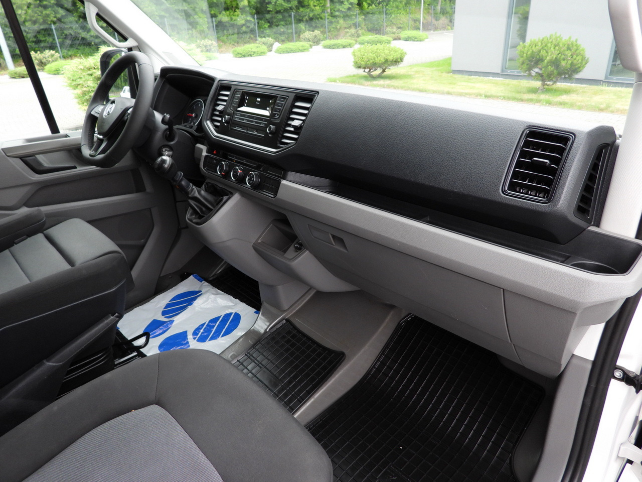 Тентованный фургон VOLKSWAGEN CRAFTER TARPAULIN 8 PALLETS WEBASTO CRUISE CONTROL LED LIGHTS AIR CONDITIONING 180HP: фото 42 Тентованный фургон VOLKSWAGEN CRAFTER TARPAULIN 8 PALLETS WEBASTO CRUISE CONTROL LED LIGHTS AIR CONDITIONING 180HP: фото 42