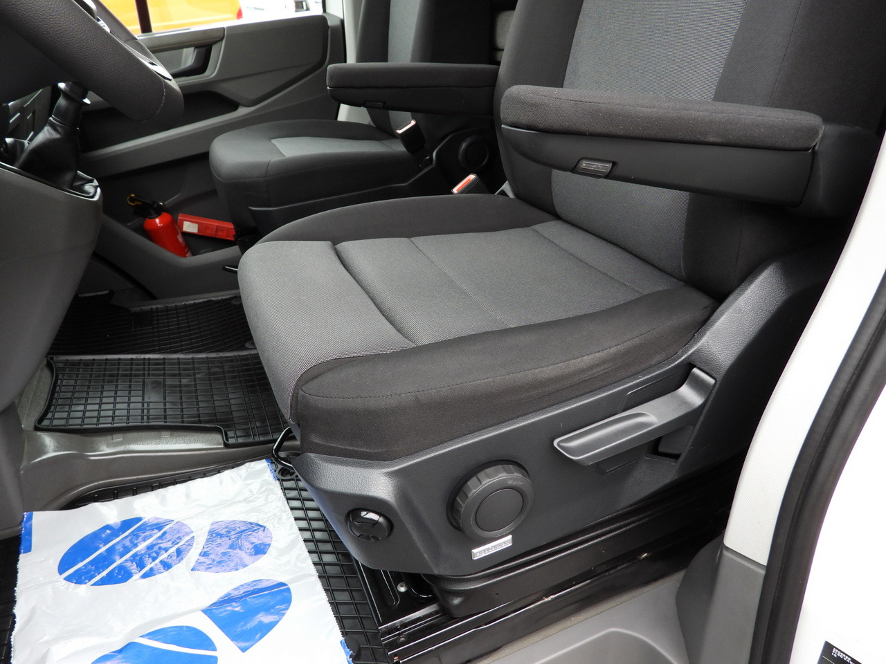 Тентованный фургон VOLKSWAGEN CRAFTER TARPAULIN 8 PALLETS WEBASTO CRUISE CONTROL LED LIGHTS AIR CONDITIONING 180HP: фото 31 Тентованный фургон VOLKSWAGEN CRAFTER TARPAULIN 8 PALLETS WEBASTO CRUISE CONTROL LED LIGHTS AIR CONDITIONING 180HP: фото 31