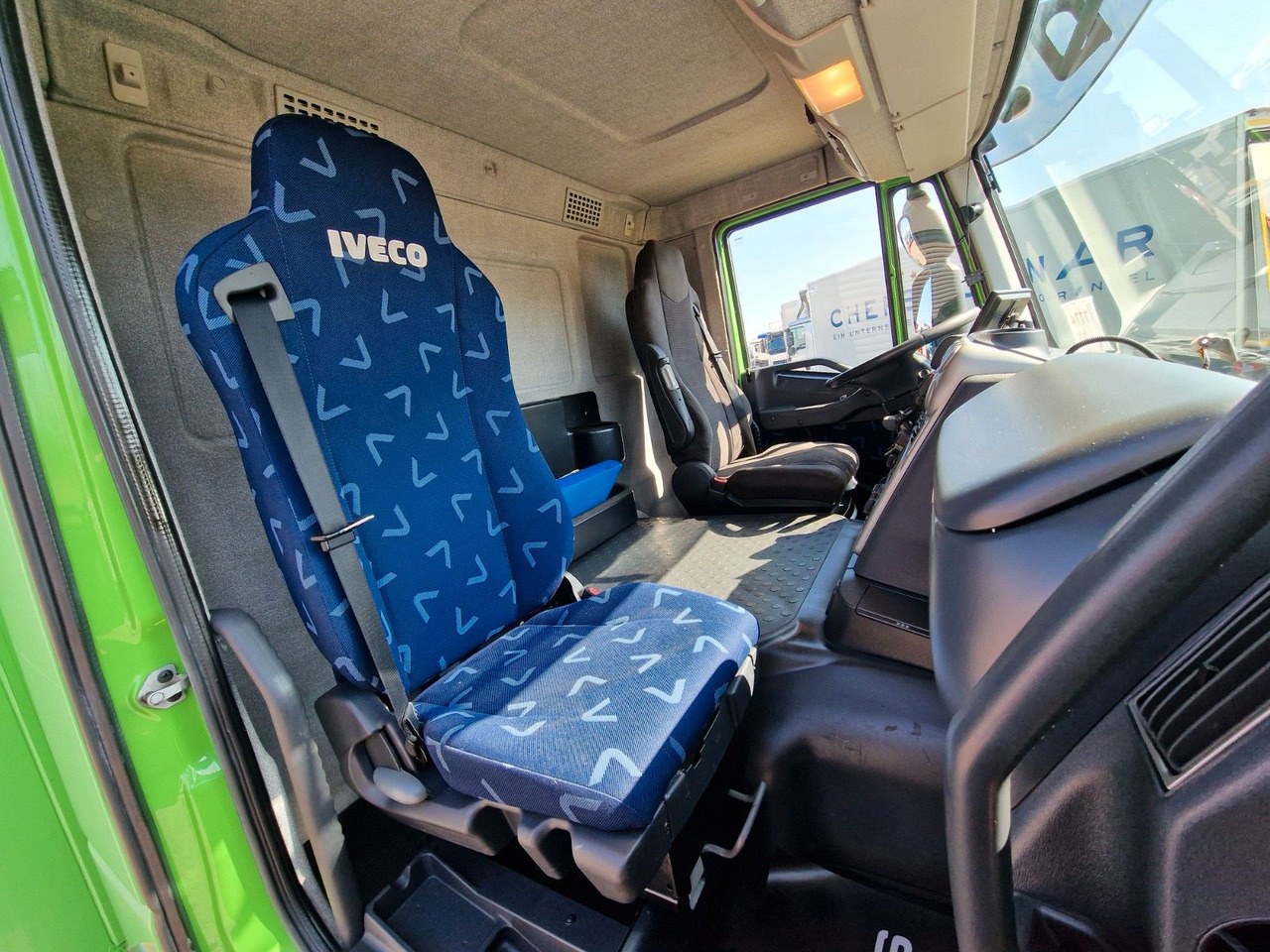 Грузовик с закрытым кузовом Iveco Stralis 360 / Ladebordwand: фото 20