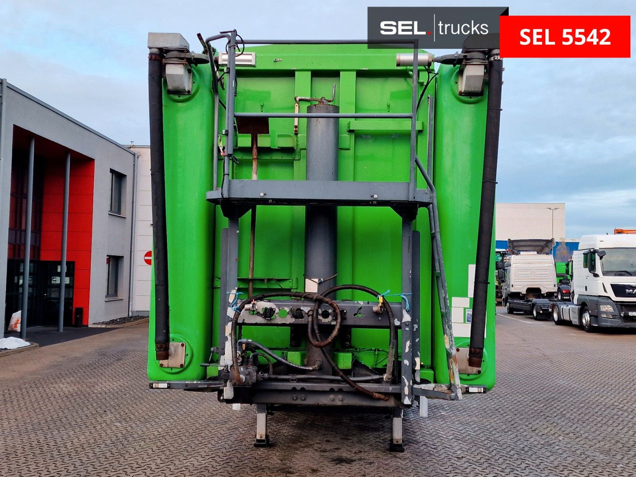 Kempf Duales Transportsyst.: Schüttgüter+Flüssikeiten Kempf Duales Transportsyst.: Schüttgüter+Flüssikeiten - Самосвальный полуприцеп: фото 2 Kempf Duales Transportsyst.: Schüttgüter+Flüssikeiten Kempf Duales Transportsyst.: Schüttgüter+Flüssikeiten - Самосвальный полуприцеп: фото 2