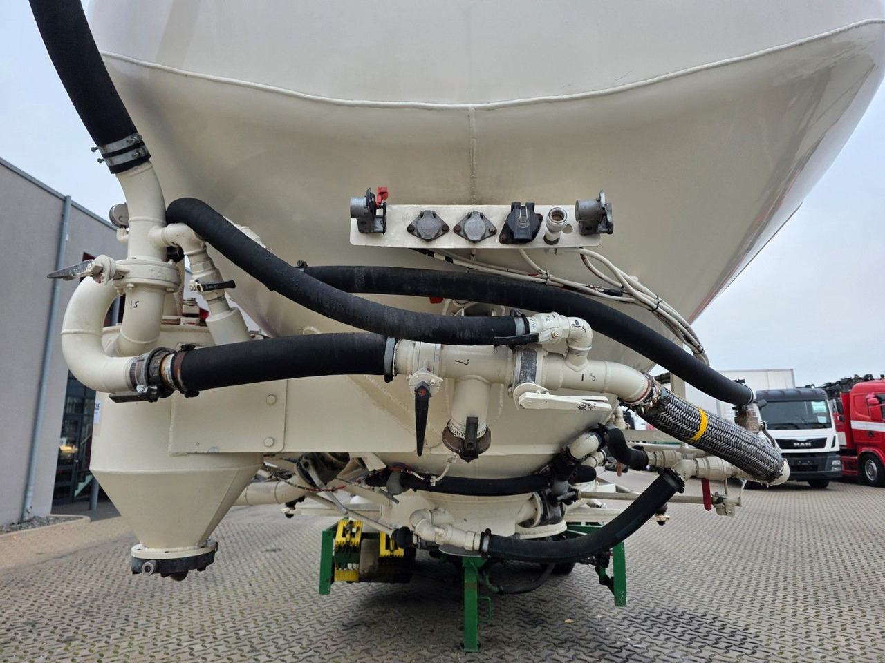 Полуприцеп цистерна для сыпучих грузов Köhler BSCX31/51/A  / 51.000 l / Lenkachse: фото 28