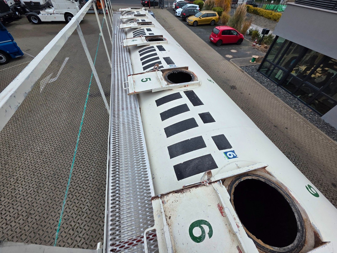 Полуприцеп цистерна для сыпучих грузов Köhler BSCX31/51/A  / 51.000 l / Lenkachse: фото 9