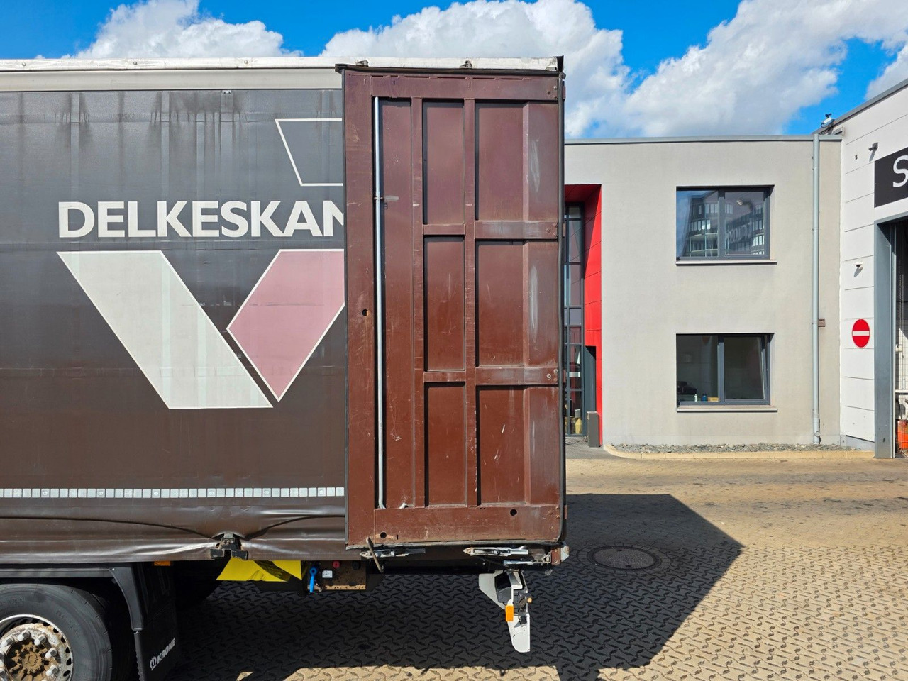 Тентованный полуприцеп Krone SD / Liftachse / EDSCHA: фото 16 Тентованный полуприцеп Krone SD / Liftachse / EDSCHA: фото 16