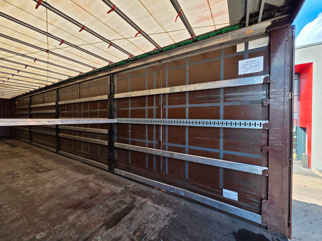 Тентованный полуприцеп Krone SD / Liftachse / EDSCHA: фото 14 Тентованный полуприцеп Krone SD / Liftachse / EDSCHA: фото 14