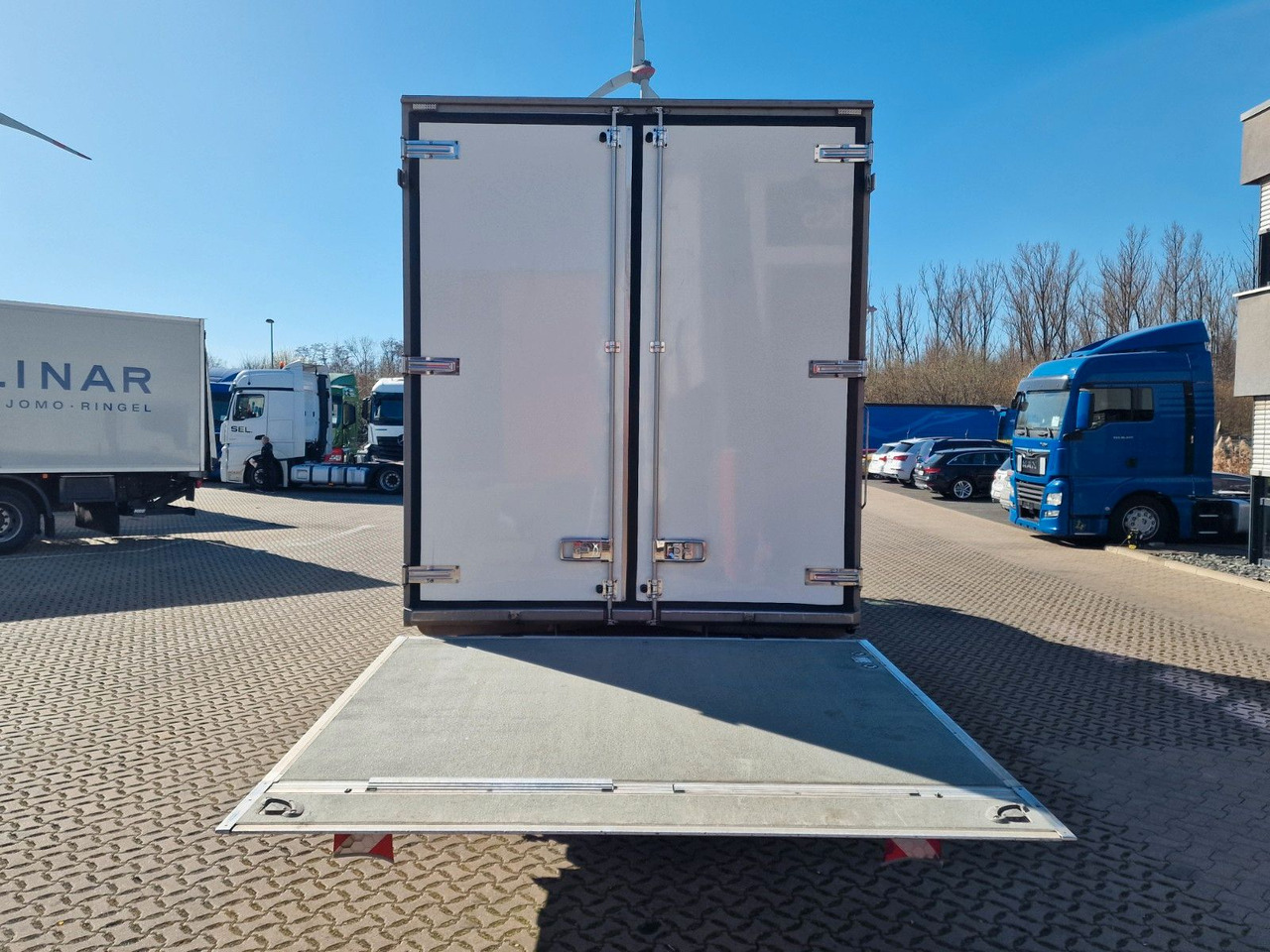 Рефрижератор MAN TGL 12.250 4X2 BL / Ladebordwand: фото 8 Рефрижератор MAN TGL 12.250 4X2 BL / Ladebordwand: фото 8