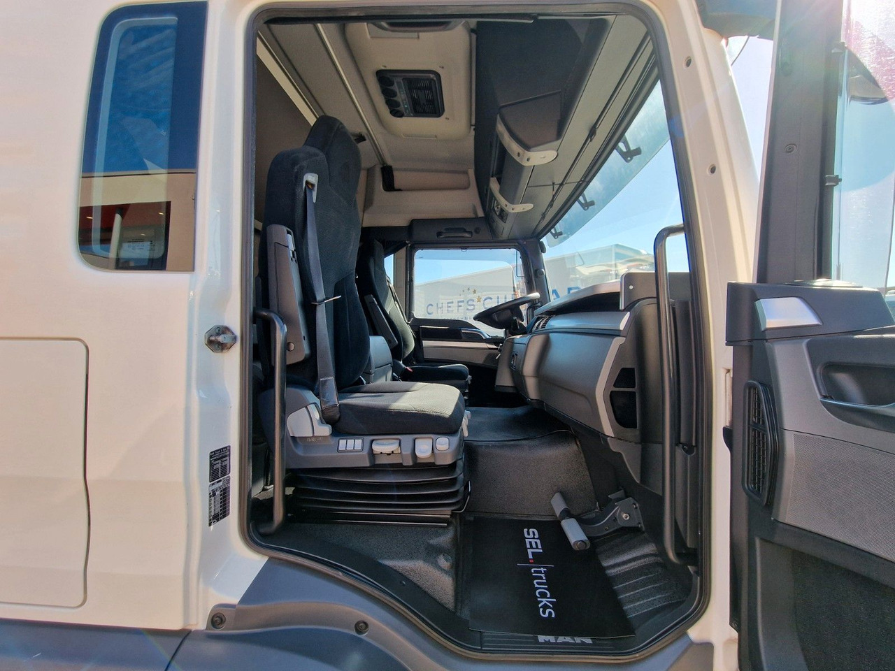 Рефрижератор MAN TGL 12.250 4X2 BL / Ladebordwand: фото 18 Рефрижератор MAN TGL 12.250 4X2 BL / Ladebordwand: фото 18