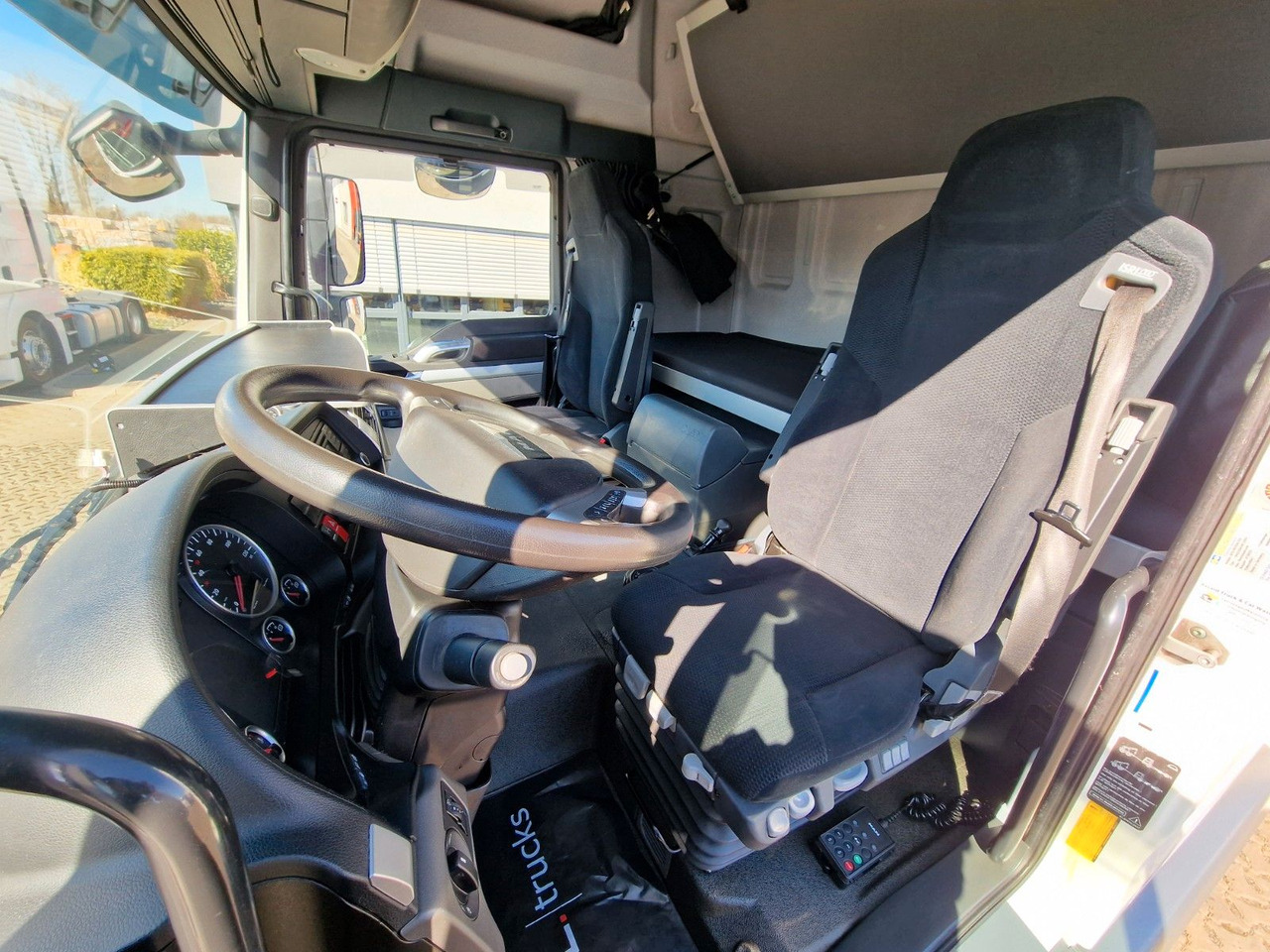 Рефрижератор MAN TGL 12.250 4X2 BL / Ladebordwand: фото 17 Рефрижератор MAN TGL 12.250 4X2 BL / Ladebordwand: фото 17