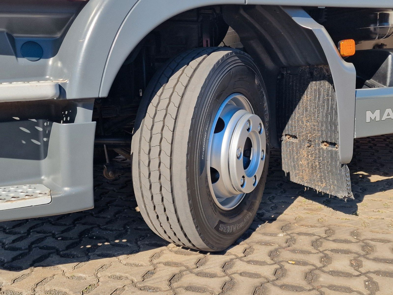 Рефрижератор MAN TGL 12.250 4X2 BL / Ladebordwand: фото 27 Рефрижератор MAN TGL 12.250 4X2 BL / Ladebordwand: фото 27