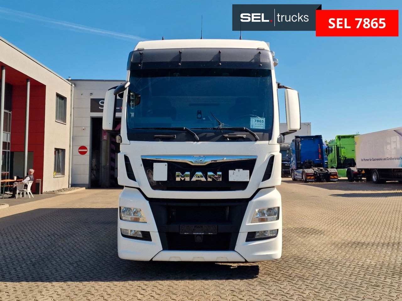 MAN TGX 24.400 6X2-2 LL-U / Intarder / Ldbw / Konvek - Грузовик с закрытым кузовом: фото 3 MAN TGX 24.400 6X2-2 LL-U / Intarder / Ldbw / Konvek - Грузовик с закрытым кузовом: фото 3