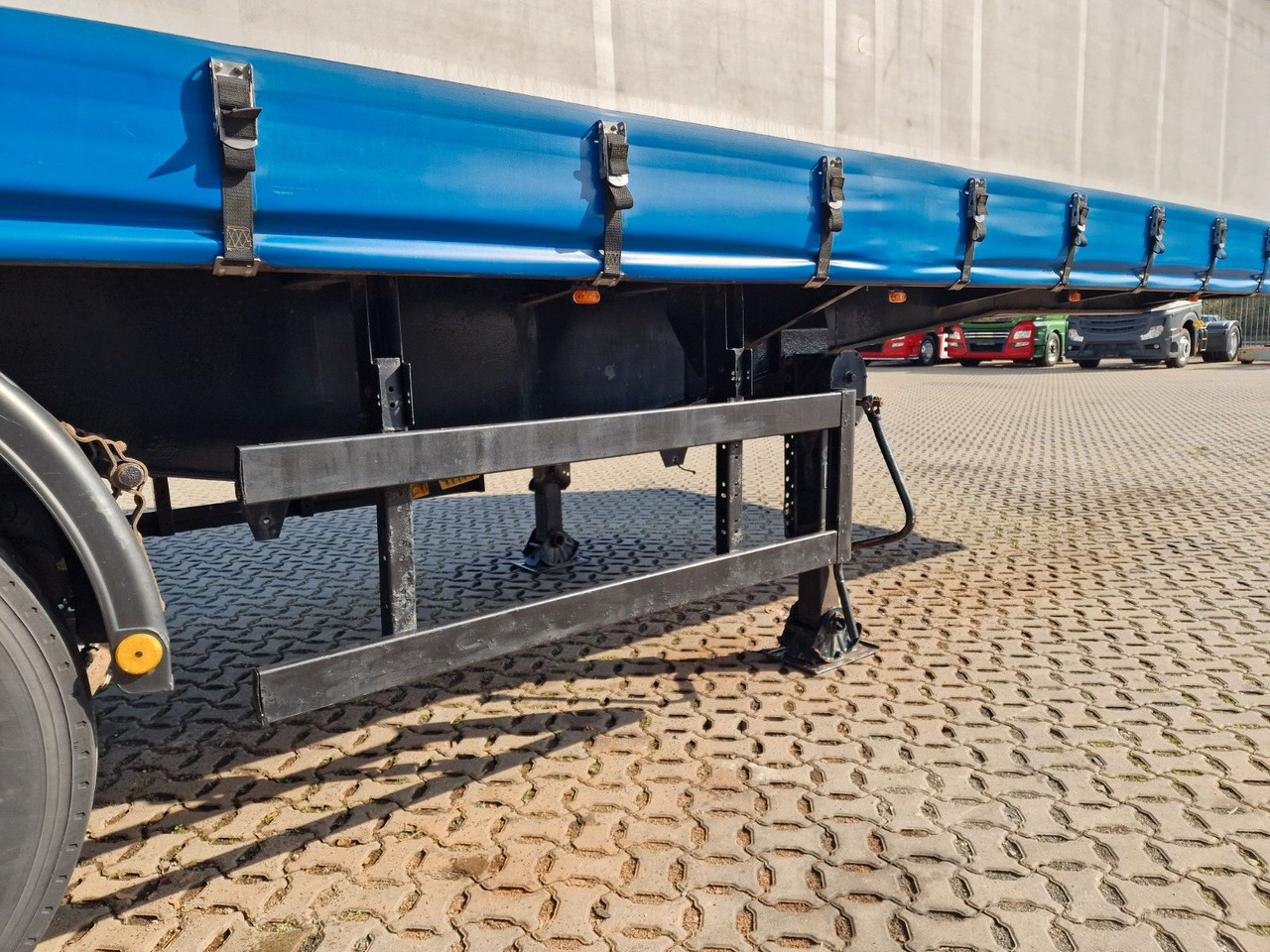 Тентованный полуприцеп Schmidt Hagen SPC/39/E/10,5 / Coilmulde / Lenk-Liftachse: фото 21 Тентованный полуприцеп Schmidt Hagen SPC/39/E/10,5 / Coilmulde / Lenk-Liftachse: фото 21