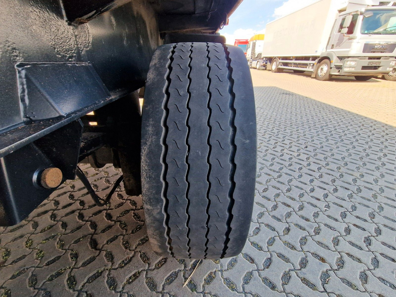 Тентованный полуприцеп Schmidt Hagen SPC/39/E/10,5 / Coilmulde / Lenk-Liftachse: фото 34 Тентованный полуприцеп Schmidt Hagen SPC/39/E/10,5 / Coilmulde / Lenk-Liftachse: фото 34