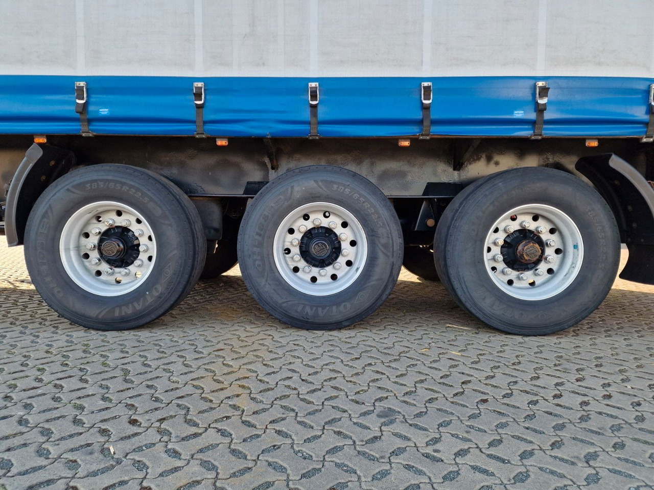 Тентованный полуприцеп Schmidt Hagen SPC/39/E/10,5 / Coilmulde / Lenk-Liftachse: фото 29 Тентованный полуприцеп Schmidt Hagen SPC/39/E/10,5 / Coilmulde / Lenk-Liftachse: фото 29