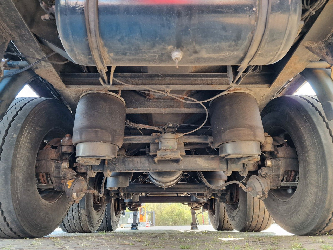 Тентованный полуприцеп Schmidt Hagen SPC/39/E/10,5 / Coilmulde / Lenk-Liftachse: фото 28 Тентованный полуприцеп Schmidt Hagen SPC/39/E/10,5 / Coilmulde / Lenk-Liftachse: фото 28