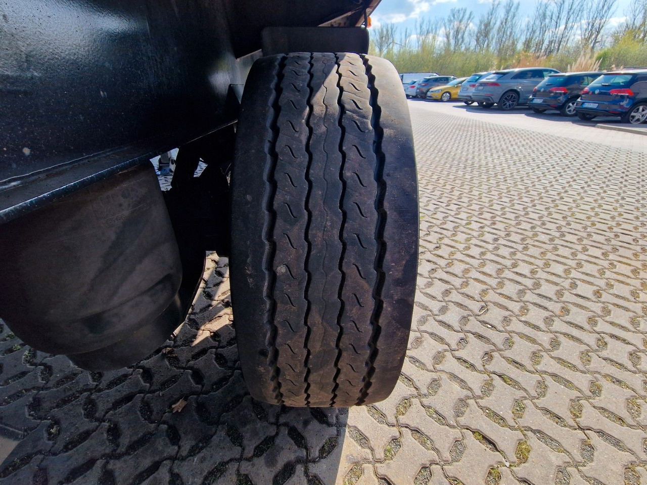 Тентованный полуприцеп Schmidt Hagen SPC/39/E/10,5 / Coilmulde / Lenk-Liftachse: фото 37 Тентованный полуприцеп Schmidt Hagen SPC/39/E/10,5 / Coilmulde / Lenk-Liftachse: фото 37