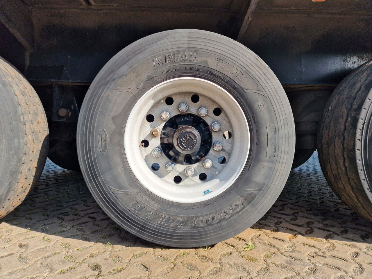 Тентованный полуприцеп Schmidt Hagen SPC/39/E/10,5 / Coilmulde / Lenk-Liftachse: фото 40 Тентованный полуприцеп Schmidt Hagen SPC/39/E/10,5 / Coilmulde / Lenk-Liftachse: фото 40