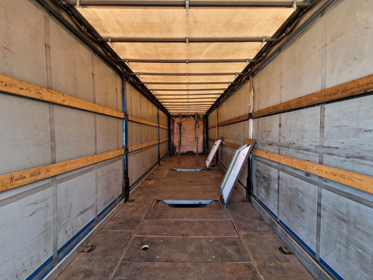 Тентованный полуприцеп Schmidt Hagen SPC/39/E/10,5 / Coilmulde / Lenk-Liftachse: фото 10 Тентованный полуприцеп Schmidt Hagen SPC/39/E/10,5 / Coilmulde / Lenk-Liftachse: фото 10