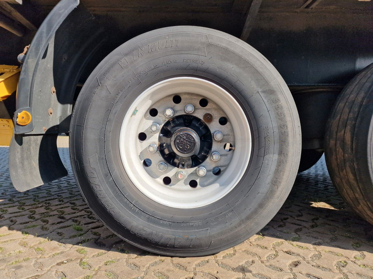 Тентованный полуприцеп Schmidt Hagen SPC/39/E/10,5 / Coilmulde / Lenk-Liftachse: фото 42 Тентованный полуприцеп Schmidt Hagen SPC/39/E/10,5 / Coilmulde / Lenk-Liftachse: фото 42