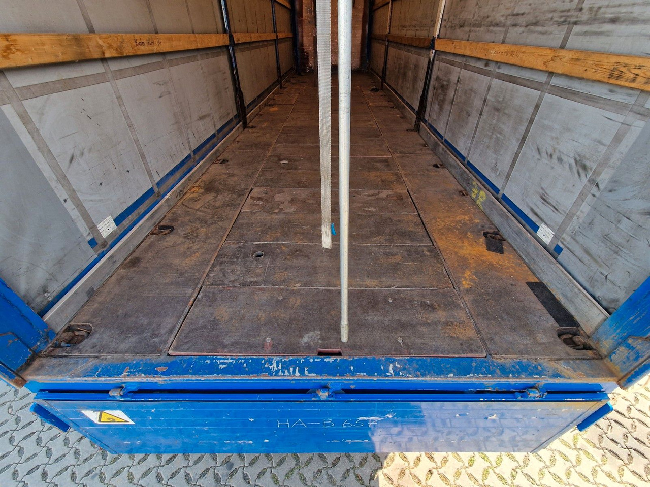 Тентованный полуприцеп Schmidt Hagen SPC/39/E/10,5 / Coilmulde / Lenk-Liftachse: фото 12 Тентованный полуприцеп Schmidt Hagen SPC/39/E/10,5 / Coilmulde / Lenk-Liftachse: фото 12