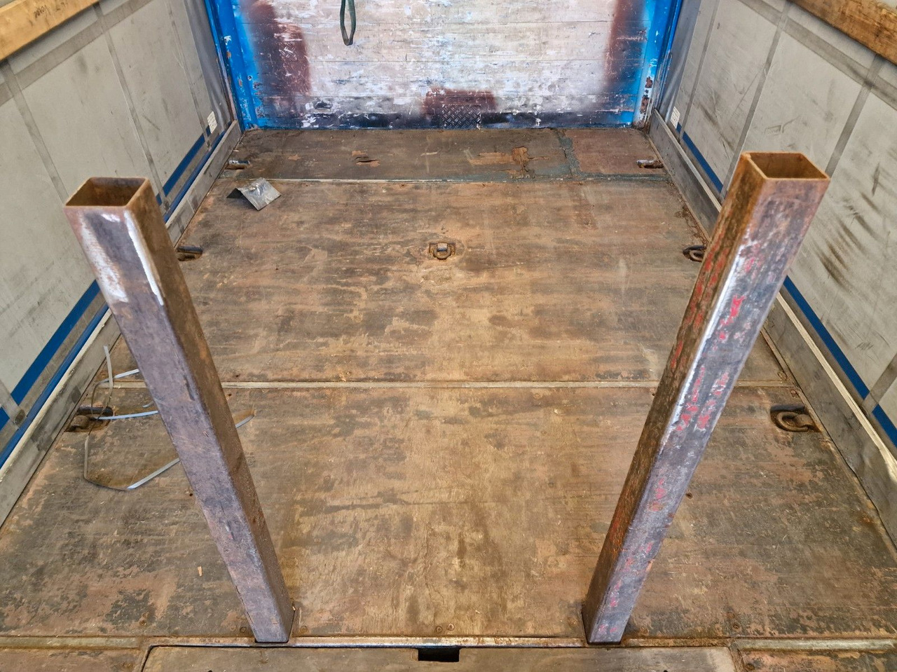 Тентованный полуприцеп Schmidt Hagen SPC/39/E/10,5 / Coilmulde / Lenk-Liftachse: фото 17 Тентованный полуприцеп Schmidt Hagen SPC/39/E/10,5 / Coilmulde / Lenk-Liftachse: фото 17