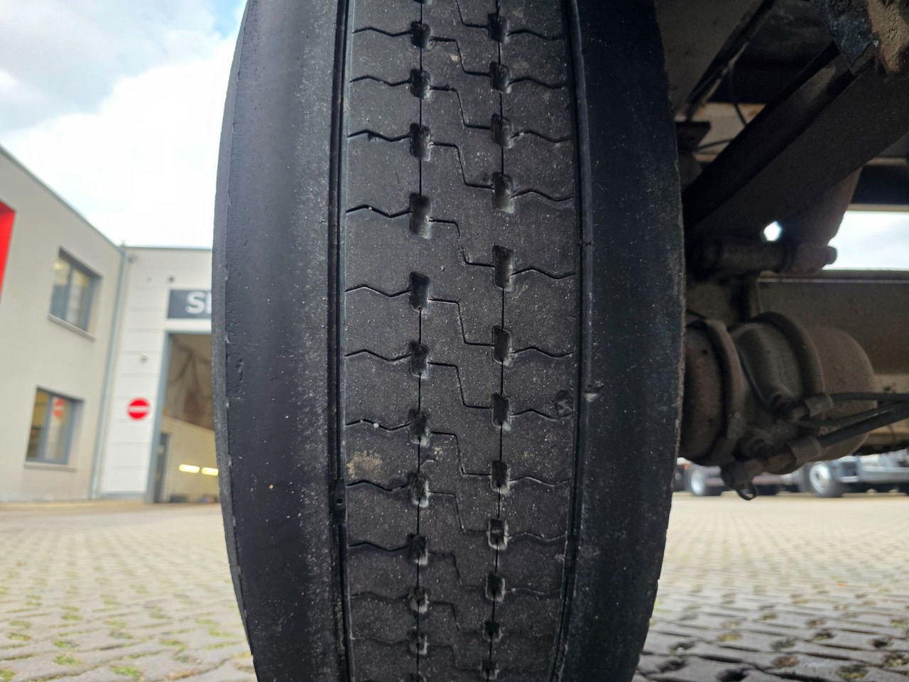 Прицеп бортовой/ Платформа Schmitz Cargobull Gotha APR 18 / Baustoff: фото 31