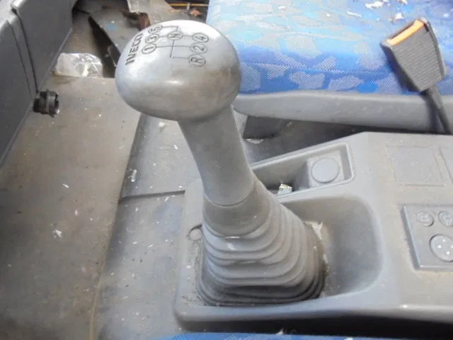 Грузовик с закрытым кузовом Iveco Eurocargo 75E15: фото 9 Грузовик с закрытым кузовом Iveco Eurocargo 75E15: фото 9