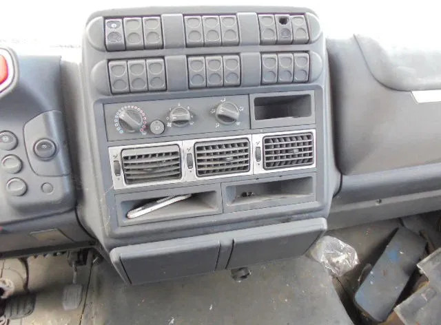 Грузовик с закрытым кузовом Iveco Eurocargo 75E15: фото 10 Грузовик с закрытым кузовом Iveco Eurocargo 75E15: фото 10