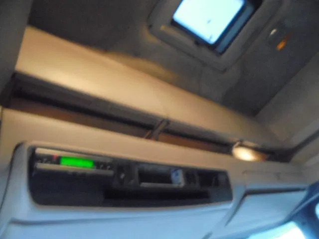 Грузовик с закрытым кузовом Scania R420 6X2 RETARDER: фото 9