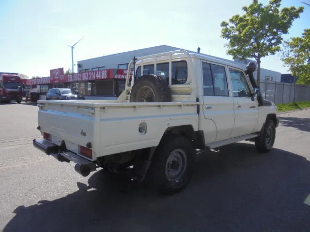 Toyota Land Cruiser HJ79L 4X4 CREWCAB PICKUP EXPORT OUTSIDE EU ONLY - Легковой автомобиль: фото 4 Toyota Land Cruiser HJ79L 4X4 CREWCAB PICKUP EXPORT OUTSIDE EU ONLY - Легковой автомобиль: фото 4