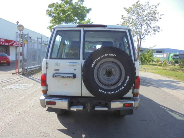 Toyota Land Cruiser HZJ76L 4X4 EXPORT OUTSIDE EU ONLY - Легковой автомобиль: фото 5 Toyota Land Cruiser HZJ76L 4X4 EXPORT OUTSIDE EU ONLY - Легковой автомобиль: фото 5