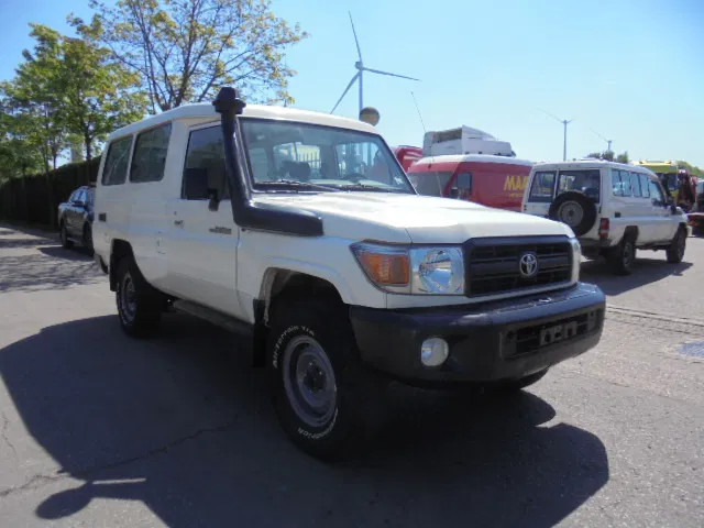 Toyota Land Cruiser HZJ78L 4X4 EXPORT OUTSIDE EU ONLY - Легковой автомобиль: фото 3 Toyota Land Cruiser HZJ78L 4X4 EXPORT OUTSIDE EU ONLY - Легковой автомобиль: фото 3