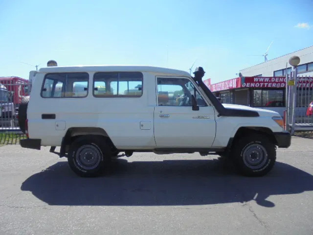 Toyota Land Cruiser HZJ78L 4X4 EXPORT OUTSIDE EU ONLY - Легковой автомобиль: фото 4 Toyota Land Cruiser HZJ78L 4X4 EXPORT OUTSIDE EU ONLY - Легковой автомобиль: фото 4